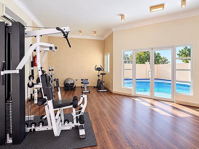 EXCLUSIVE FAMILY VILLA WITH POOL & GYM | 4BR + MAID - Photo 12