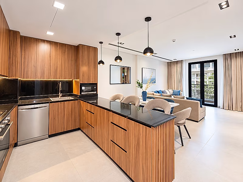 LUXURY 3BR + MAID | FULLY FURNISHED | BILLS INCLUDED | LUSAIL - Photo 1