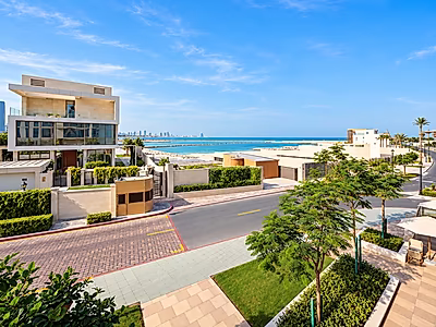 Waterfront Living | 91 sqm One-Bedroom Apartment with Full Sea View - Photo 2