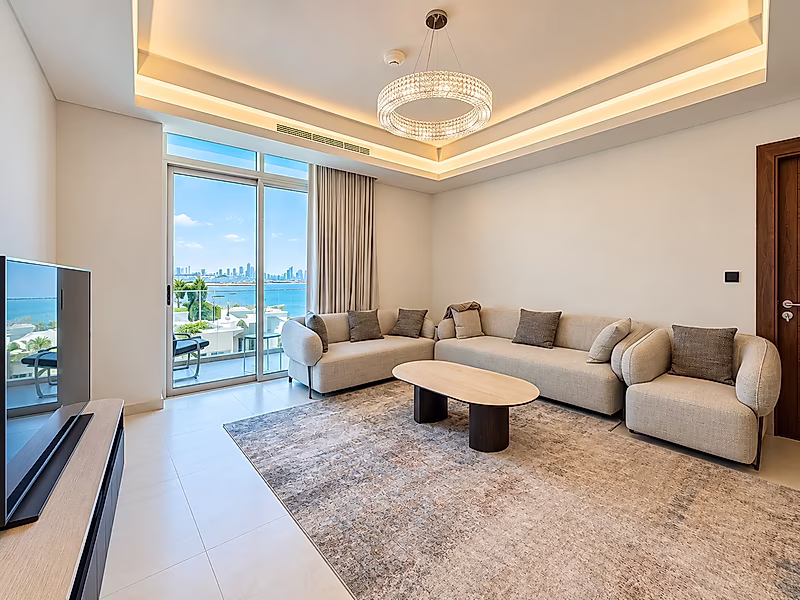 Waterfront Living | 91 sqm One-Bedroom Apartment with Full Sea View - Photo 6