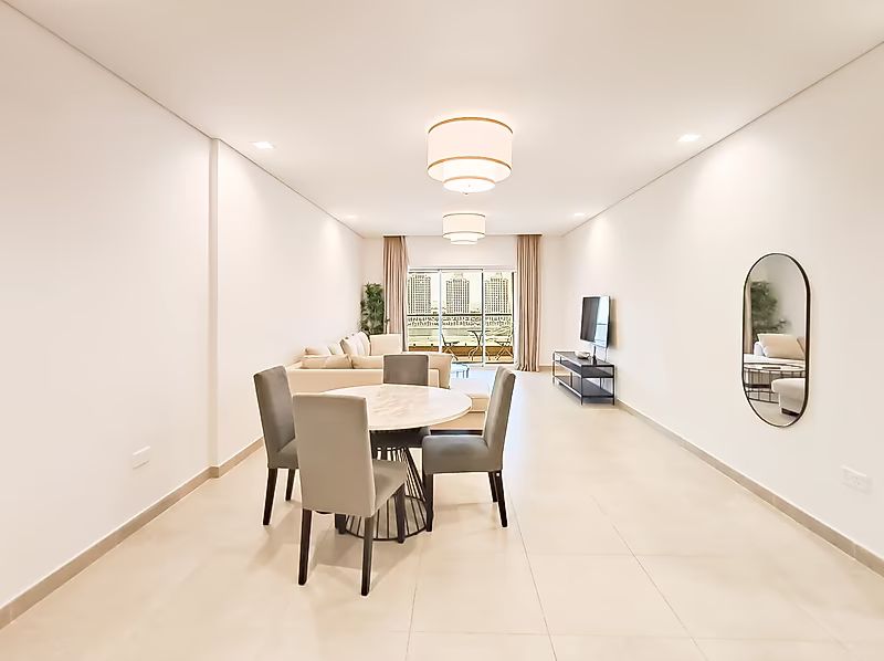 FURNISHED 1-BED WITH STUNNING MARINA VIEW | VB - Photo 3