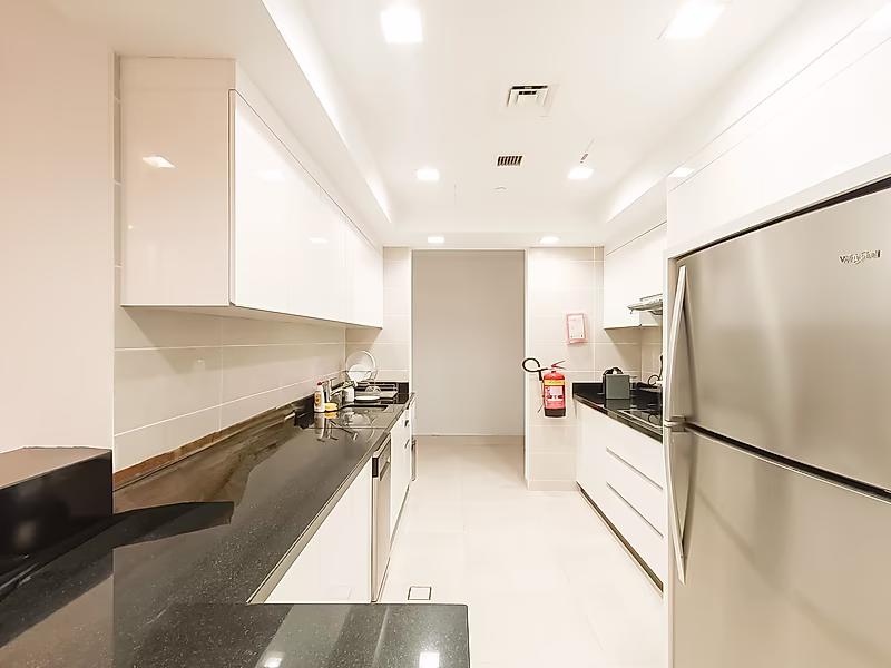 FURNISHED 1-BED WITH STUNNING MARINA VIEW | VB - Photo 5