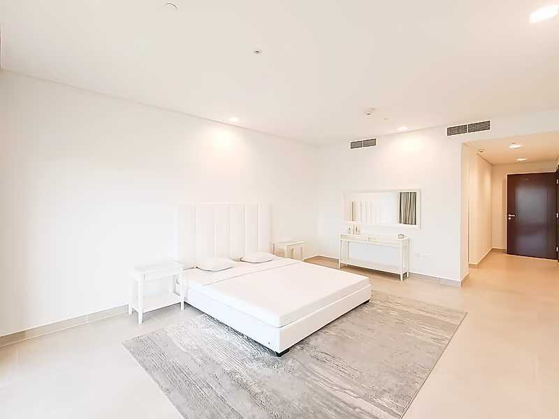 FURNISHED 1-BED WITH STUNNING MARINA VIEW | VB - Photo 8
