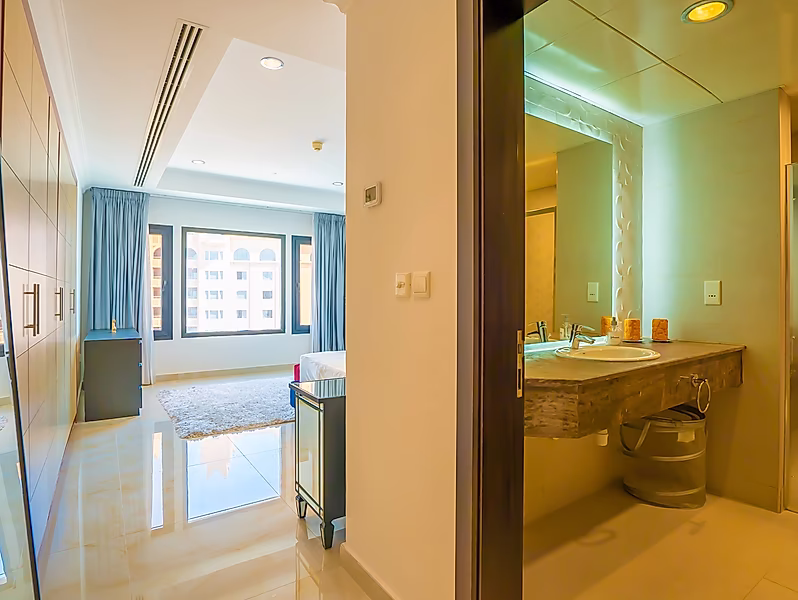 CONTEMPORARY ELEGANCE IN SPACIOUS 2BR - Photo 12
