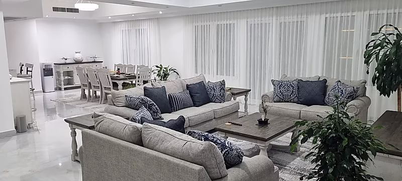 CONTEMPORARY ELEGANCE | 3BR+MAIDS APARTMENT - Photo 2