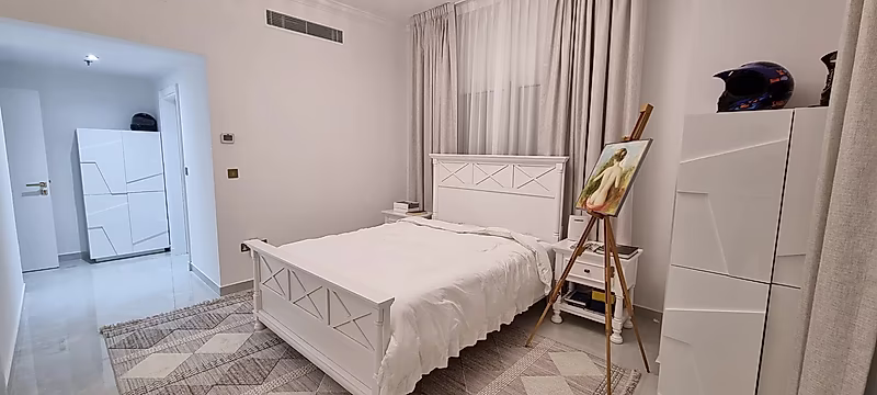 CONTEMPORARY ELEGANCE | 3BR+MAIDS APARTMENT - Photo 10
