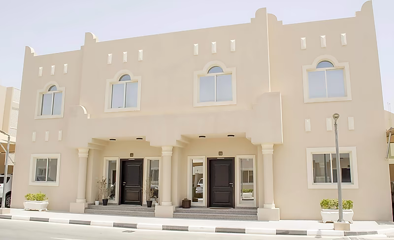 EXCLUSIVE LIVING | 3BR COMPOUND VILLA - Photo 1