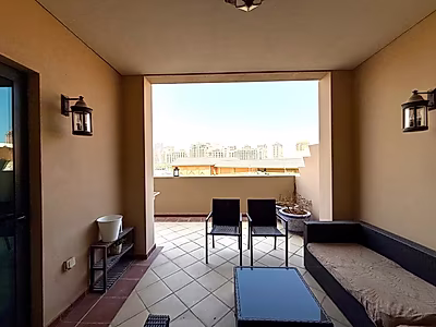 Rare Privacy & Expansive Balcony | 2BR Townhouse, Porto Arabia - Photo 3