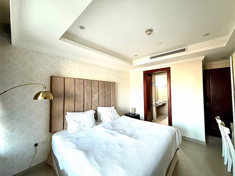 Rare Privacy & Expansive Balcony | 2BR Townhouse, Porto Arabia - Photo 4