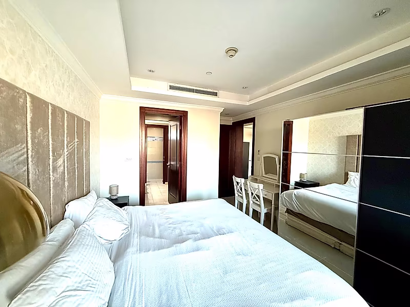 Rare Privacy & Expansive Balcony | 2BR Townhouse, Porto Arabia - Photo 9