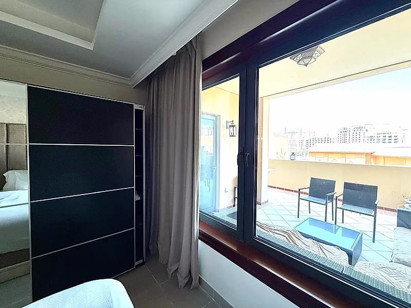 Rare Privacy & Expansive Balcony | 2BR Townhouse, Porto Arabia - Photo 10
