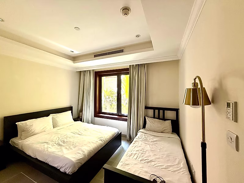 Rare Privacy & Expansive Balcony | 2BR Townhouse, Porto Arabia - Photo 17