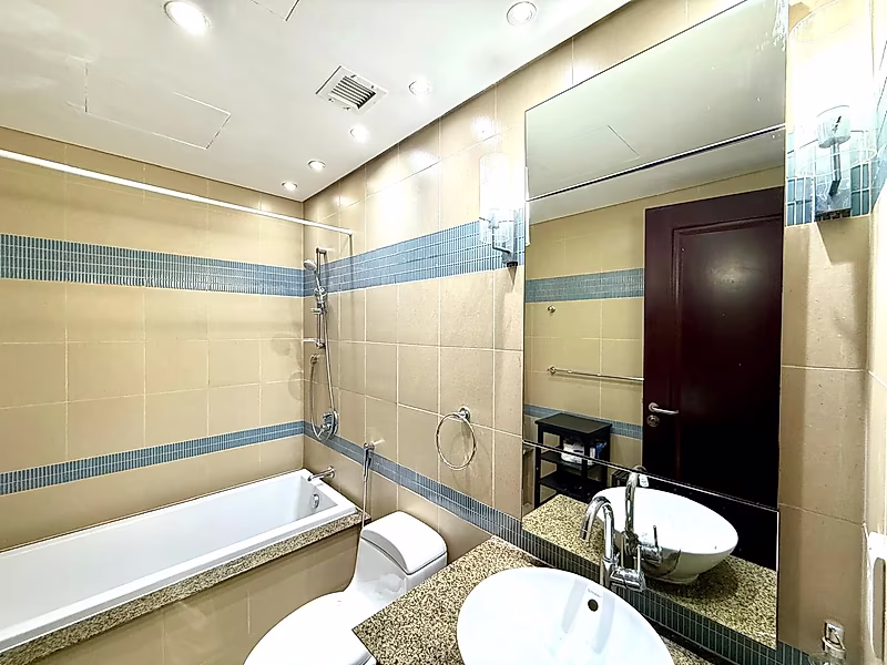 Rare Privacy & Expansive Balcony | 2BR Townhouse, Porto Arabia - Photo 18