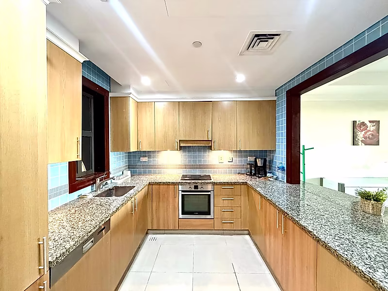 Rare Privacy & Expansive Balcony | 2BR Townhouse, Porto Arabia - Photo 20