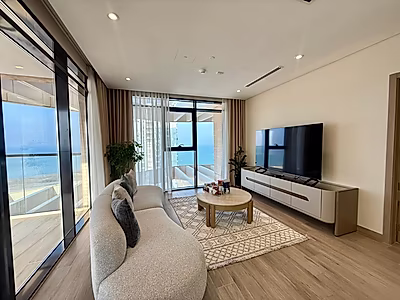 BRAND-NEW LUXURY 1BR | PANORAMIC SEA VIEW | TERRACE | BEACH ACCESS | CINEMA & POOL