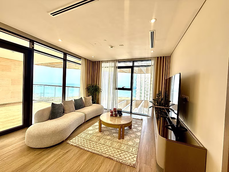 BRAND-NEW LUXURY 1BR | PANORAMIC SEA VIEW | TERRACE | BEACH ACCESS | CINEMA & POOL - Photo 4