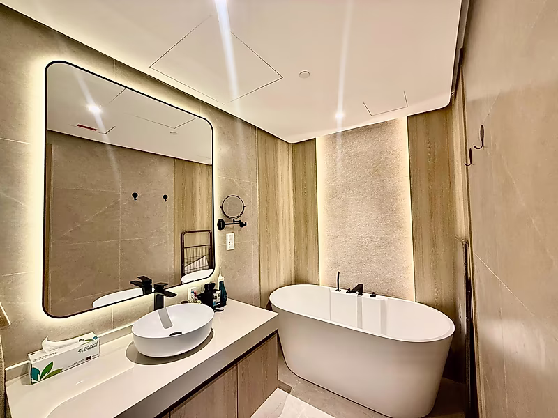 BRAND-NEW LUXURY 1BR | PANORAMIC SEA VIEW | TERRACE | BEACH ACCESS | CINEMA & POOL - Photo 6