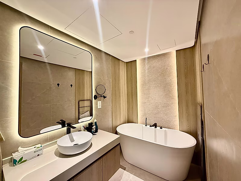 BRAND-NEW LUXURY 1BR | PANORAMIC SEA VIEW | TERRACE | BEACH ACCESS | CINEMA & POOL - Photo 10