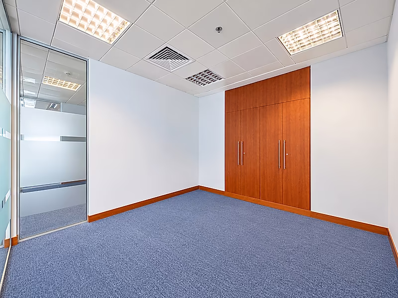 Premium 662 SQM Full-Floor Office in West Bay - Photo 4