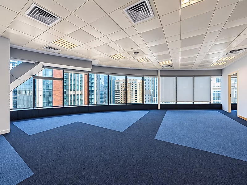 Premium 662 SQM Full-Floor Office in West Bay - Photo 1