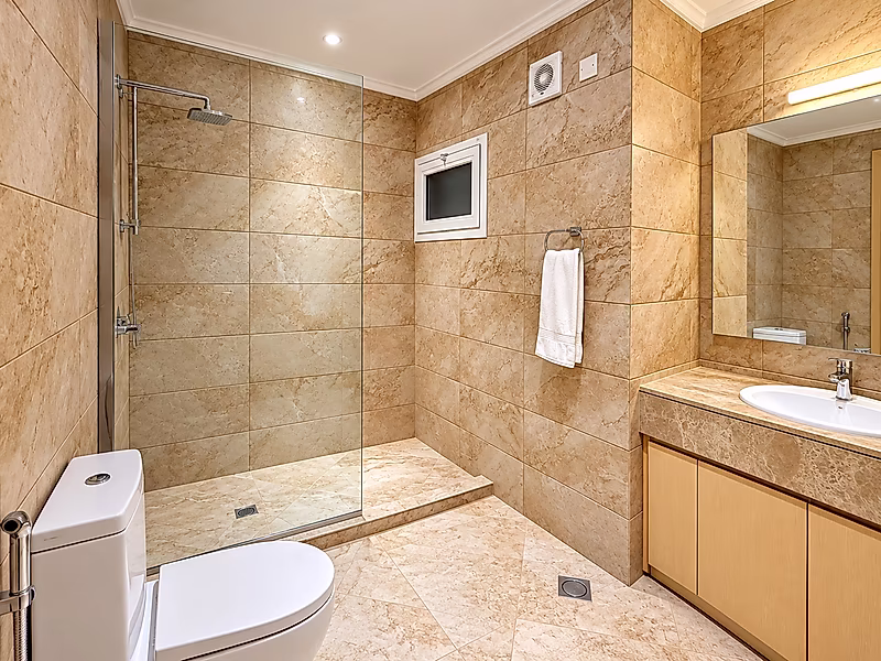 FULLY FURNISHED LUXURY VILLA FOR RENT IN AL MURAIKH | SPECIAL OFFER - Photo 6