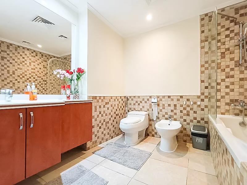 Luxurious 3BR+M Apartment with Modern Elegance - Photo 17