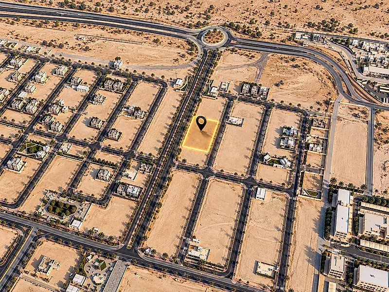 أفضل سعر | أرض 832.5 م² | موقع مميز في حزوم لوسيل - Photo 8