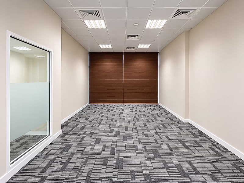 Ground-Floor Office with Direct Parking Access - Photo 3