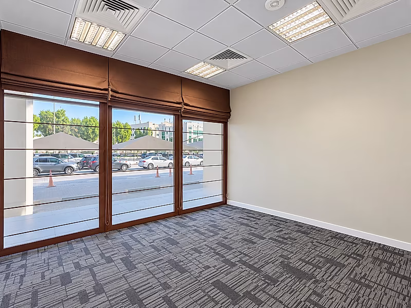Ground-Floor Office with Direct Parking Access - Photo 9