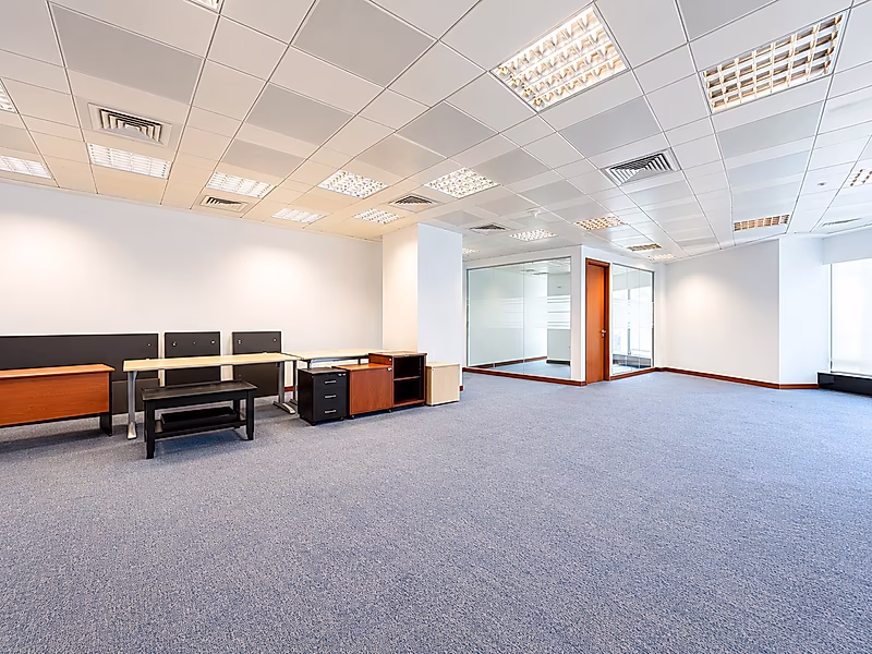 Fully Fitted 176 SQM Office in West Bay - Photo 2