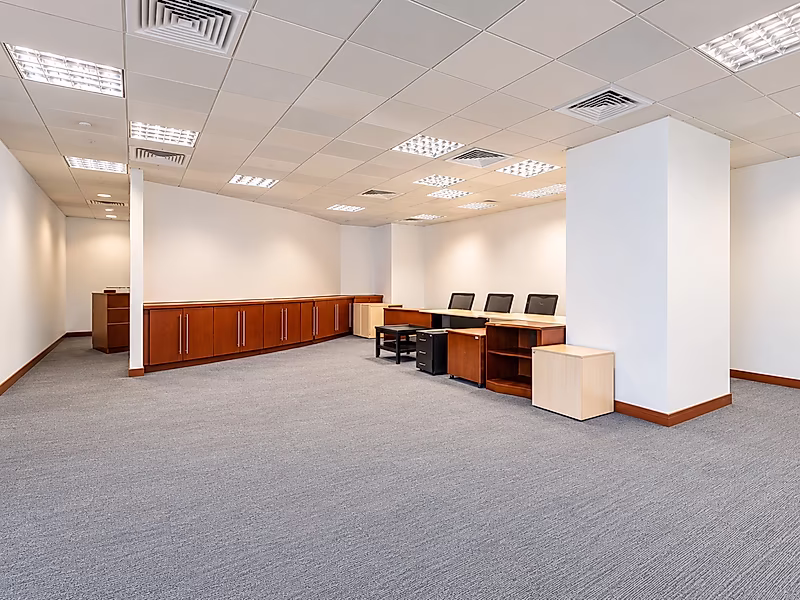 Fully Fitted 176 SQM Office in West Bay - Photo 3
