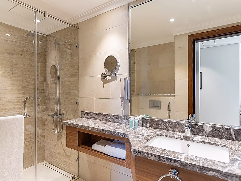 FURNISHED 1 BED | SEA VIEWS | BILLS INCLUDED | 1 MONTH FREE - Photo 6