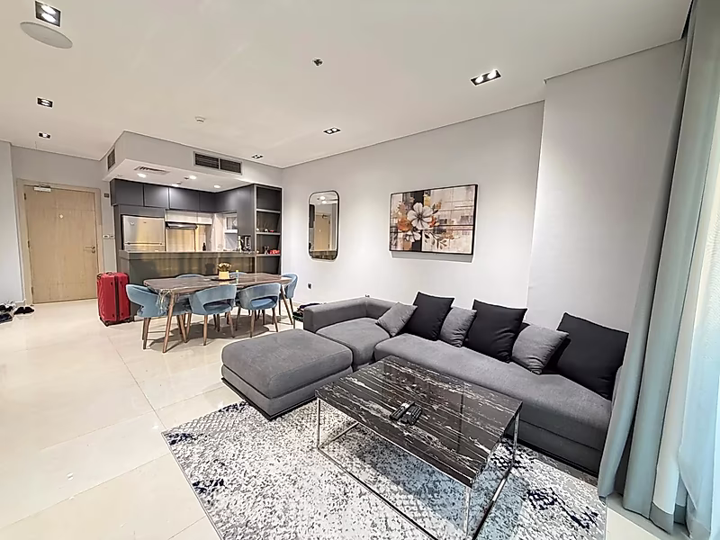 CHIC URBAN RETREAT | EXQUISITE FINISHES - Photo 2