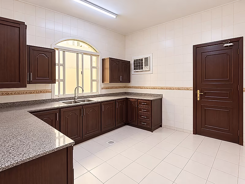 CONTEMPORARY 4BR VILLA WITH MAID’S ROOM - Photo 3