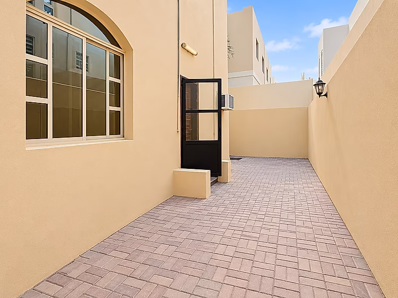 CONTEMPORARY 4BR VILLA WITH MAID’S ROOM - Photo 17