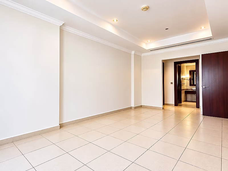 HOT DEAL IN PORTO ARABIA | HIGH-FLOOR 1-BEDROOM | ONLY QAR 1.33M - Photo 3