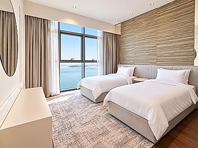 Ultra-Luxury Furnished 3BR+Maid’s Direct Sea Views - Photo 3