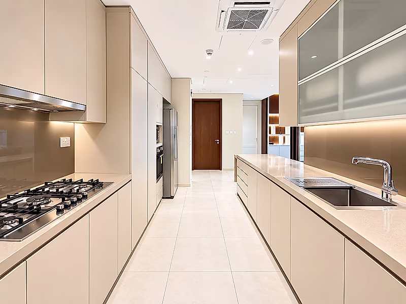 Ultra-Luxury Furnished 3BR+Maid’s Direct Sea Views - Photo 5