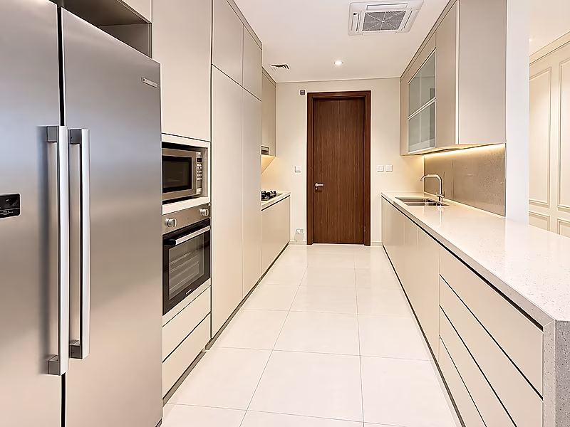 Ultra-Luxury 3BR+Maid’s | Panoramic Sea Views - Photo 9