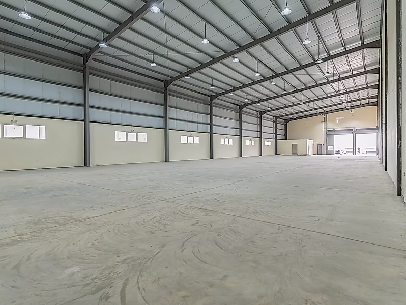 Warehouse for Sale with Labour Camp and Offices – 5000 sqm - Photo 1