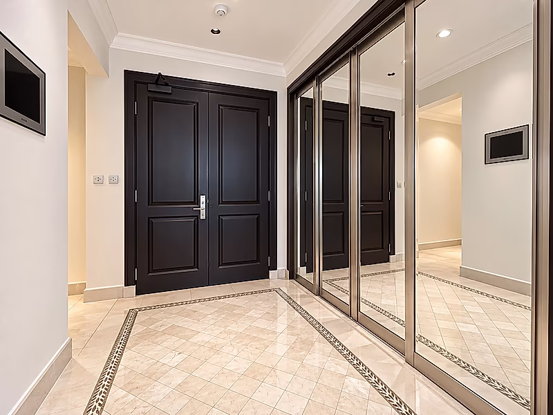 Rare 4-Bed + Maid’s Apartment | Full Sea & Marina Views | Porto Arabia - Photo 12