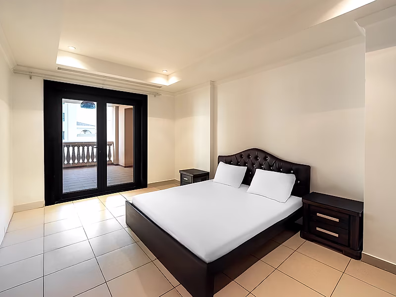 Largest 1-Bedroom Apartment in Porto Arabia for Sale - Photo 6