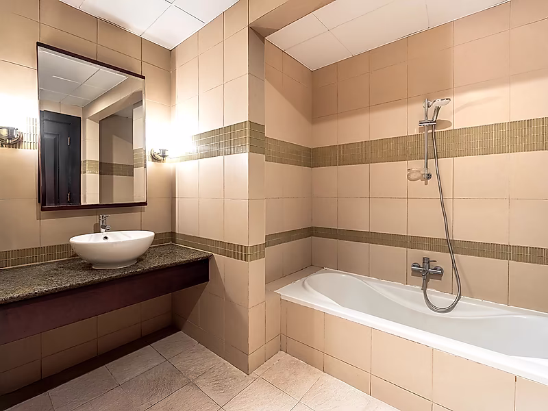 Largest 1-Bedroom Apartment in Porto Arabia for Sale - Photo 7