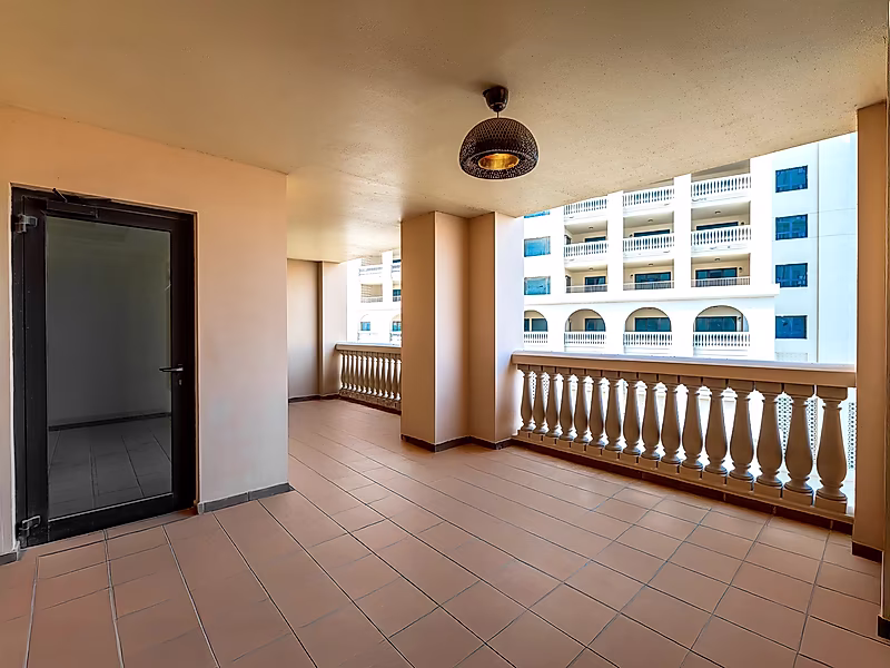 Largest 1-Bedroom Apartment in Porto Arabia for Sale - Photo 9