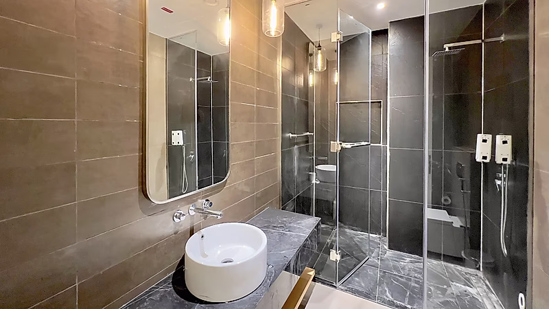 Elegant 2BR+ Maid's Apartment | Floresta Gardens | Bills Included - Photo 5