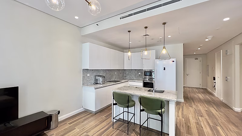 Elegant 2BR+ Maid's Apartment | Floresta Gardens | Bills Included - Photo 9