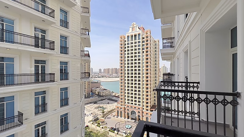 Elegant 2BR+ Maid's Apartment | Floresta Gardens | Bills Included - Photo 13