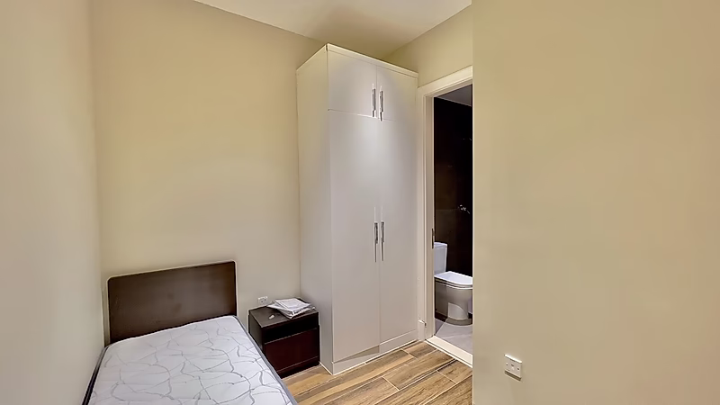 Elegant 2BR+ Maid's Apartment | Floresta Gardens | Bills Included - Photo 16