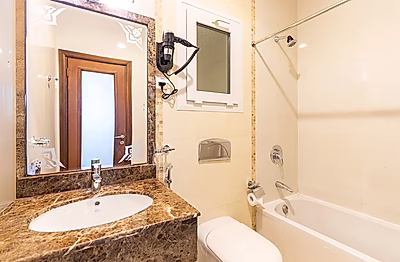 في  السد شقة مفروشة بالكامل