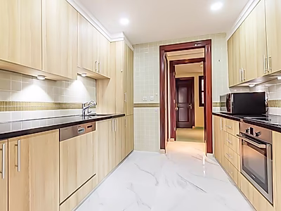 عيش الفخامة على الواجهة البحرية – تاون هاوس مكوّن من 4 غرف ماستر بإطلالة بحرية ومارينا